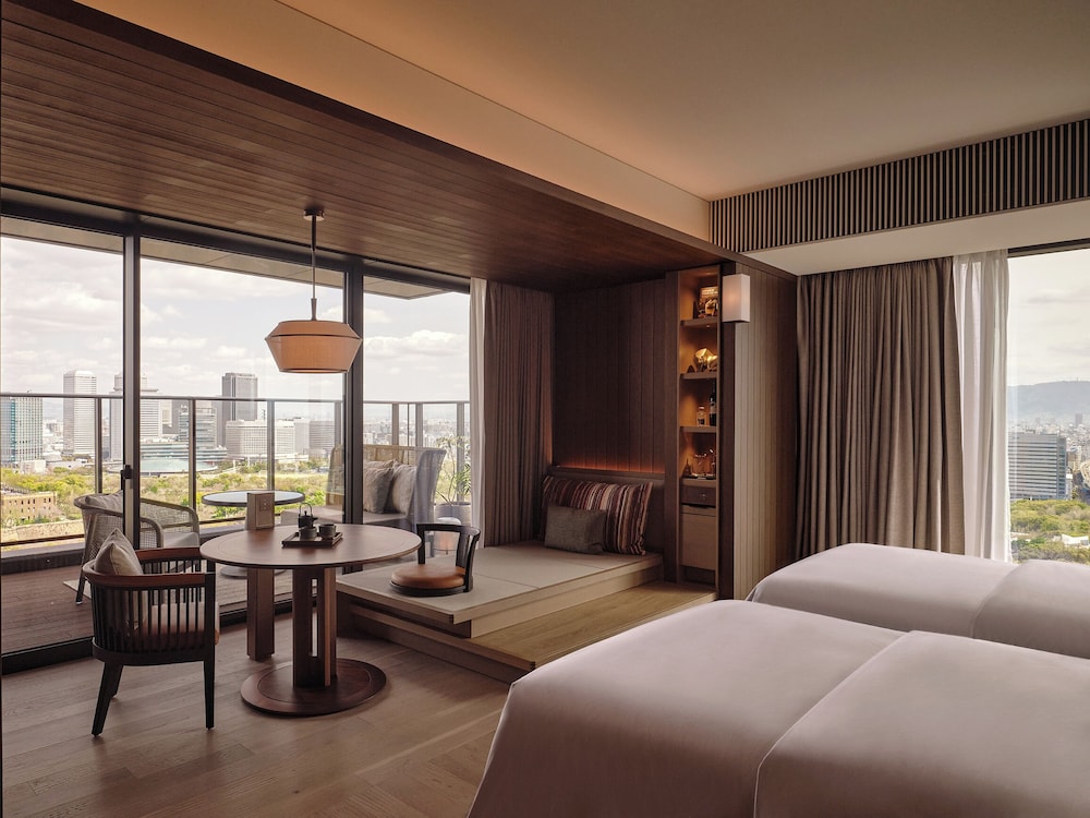 アーバン スイート ダブルベッド 2 台 大阪城ビュー | パティーナ大阪