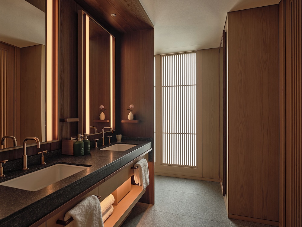 プレミア ルーム キングベッド 1 台 シティビュー バスルーム0 | パティーナ大阪