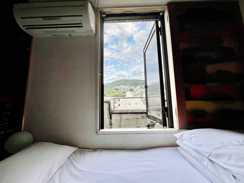 エコノミー ダブルまたはツインルーム 専用バスルーム 部屋からの景観0 | HOTEL 21