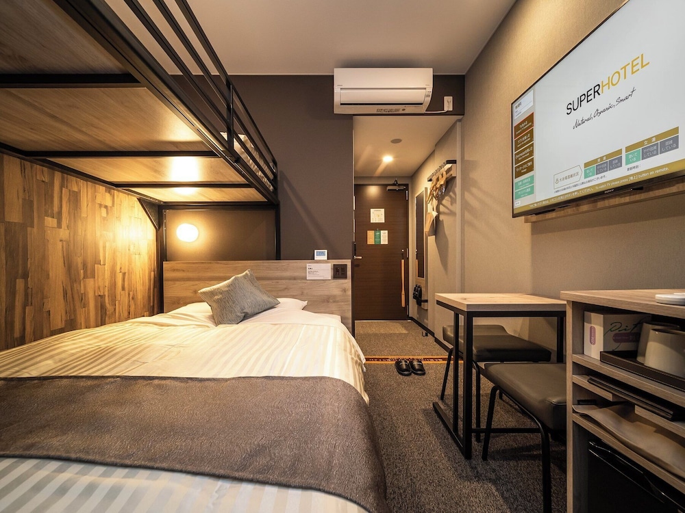 ファミリールーム 客室1 | スーパーホテルPremierなんば心斎橋天然温泉