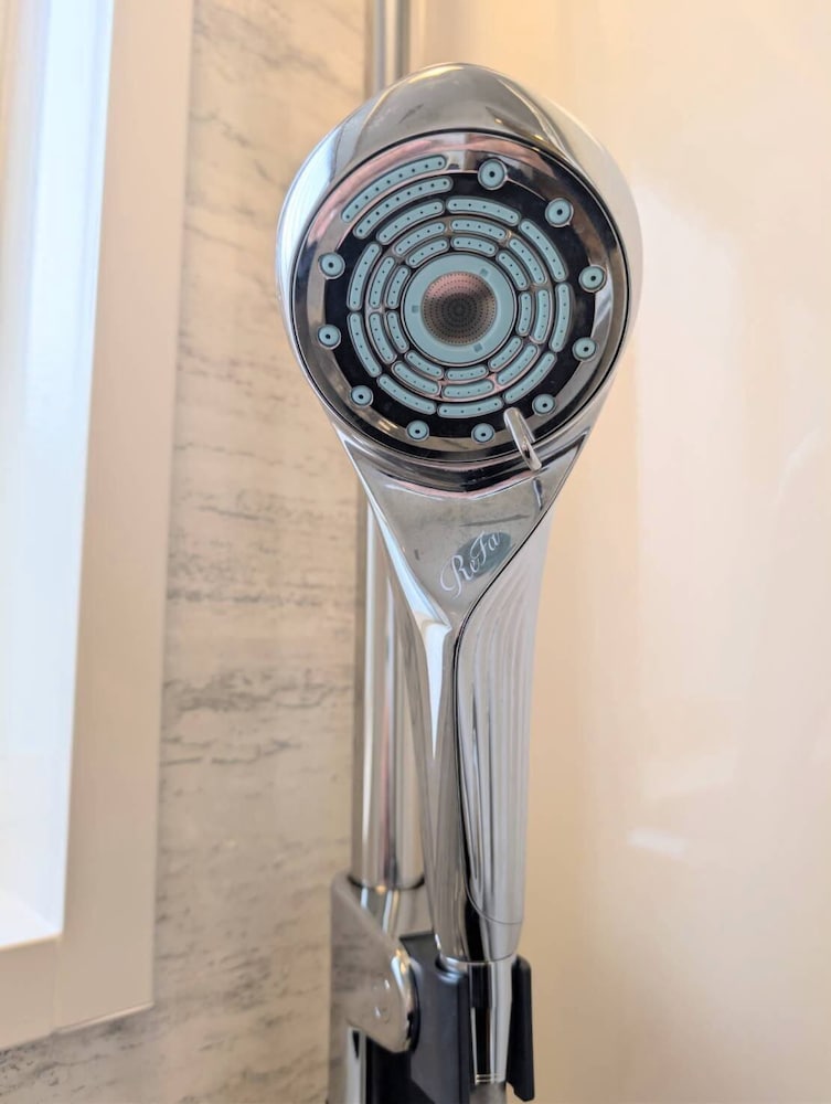 ラグジュアリー ヴィラ 4 ベッドルーム スパ浴槽 マウンテンビュー バスルーム1 | 修善寺フォーレスト