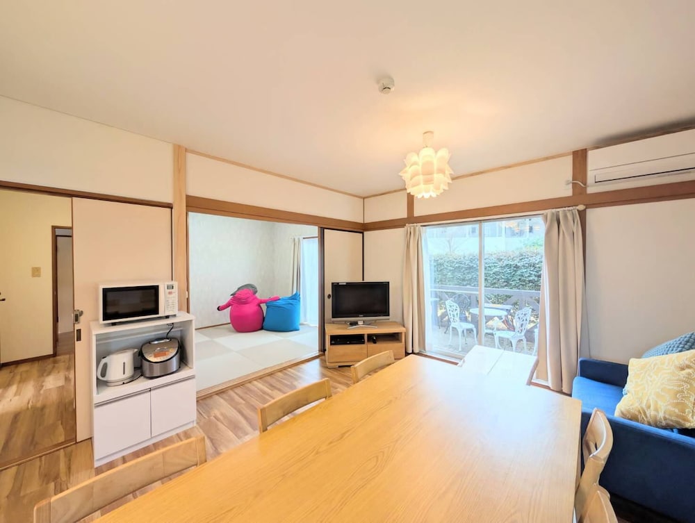 ラグジュアリー ヴィラ 4 ベッドルーム スパ浴槽 マウンテンビュー リビング エリア0 | 修善寺フォーレスト