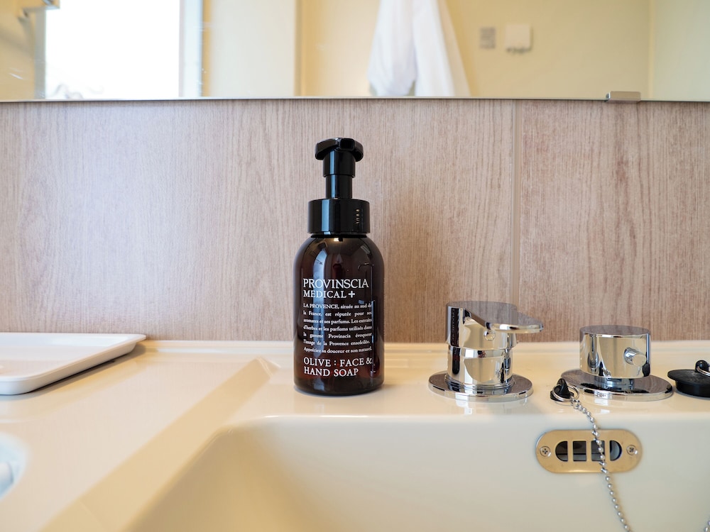 エコノミーダブルルーム禁煙 客室の設備とサービス12 | 東横INN高松駅前