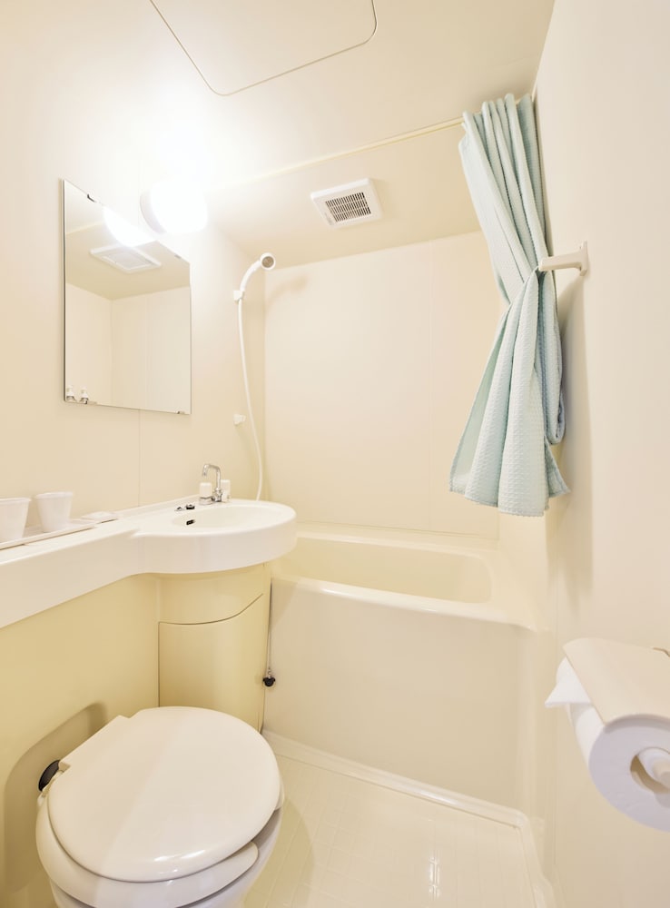 ベーシック ツインルーム マウンテンビュー バスルーム0 | カナリアンホテル