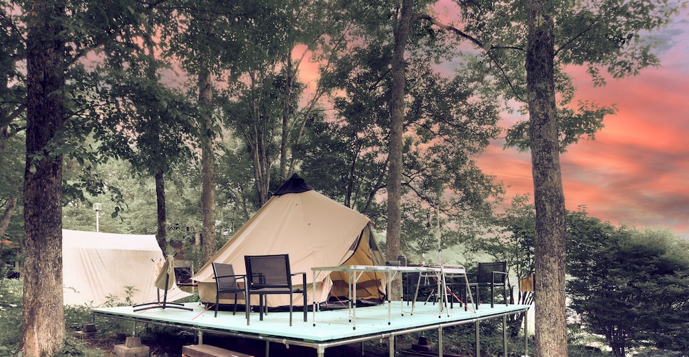 ベーシック ツインルーム マウンテンビュー テラス / パティオ2 | カナリアンホテル