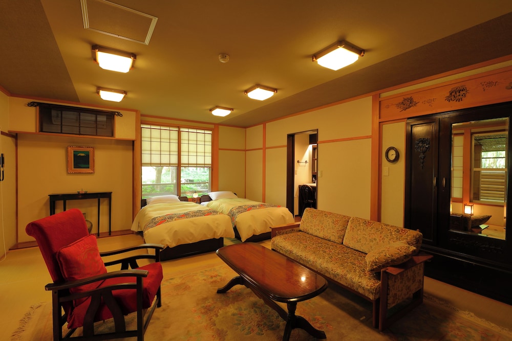 [La room]1F和室ツイン〈露天風呂付〉 | 小さなホテルセラヴィ