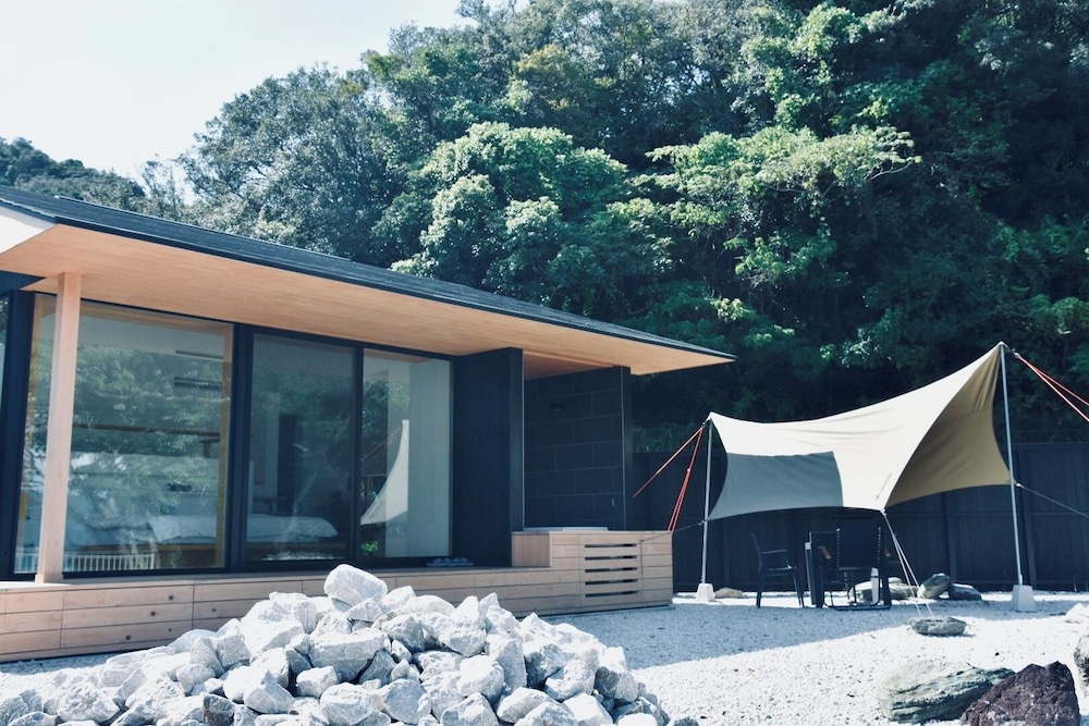 ラグジュアリー ヴィラ キングベッド 1 台 シービュー テラス / パティオ0 | 星降る別邸WANASA