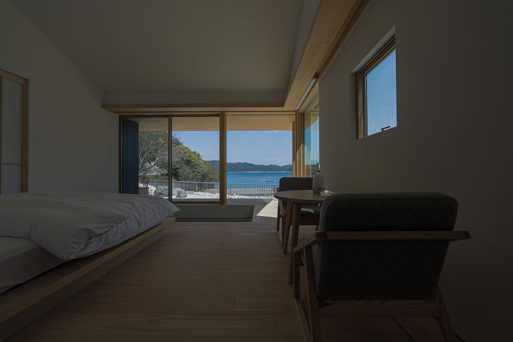 ラグジュアリー ヴィラ キングベッド 1 台 シービュー 客室6 | 星降る別邸WANASA