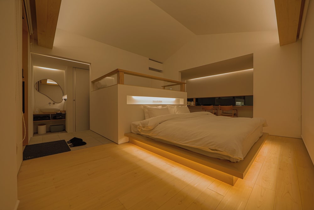 ラグジュアリー ヴィラ キングベッド 1 台 シービュー 客室2 | 星降る別邸WANASA