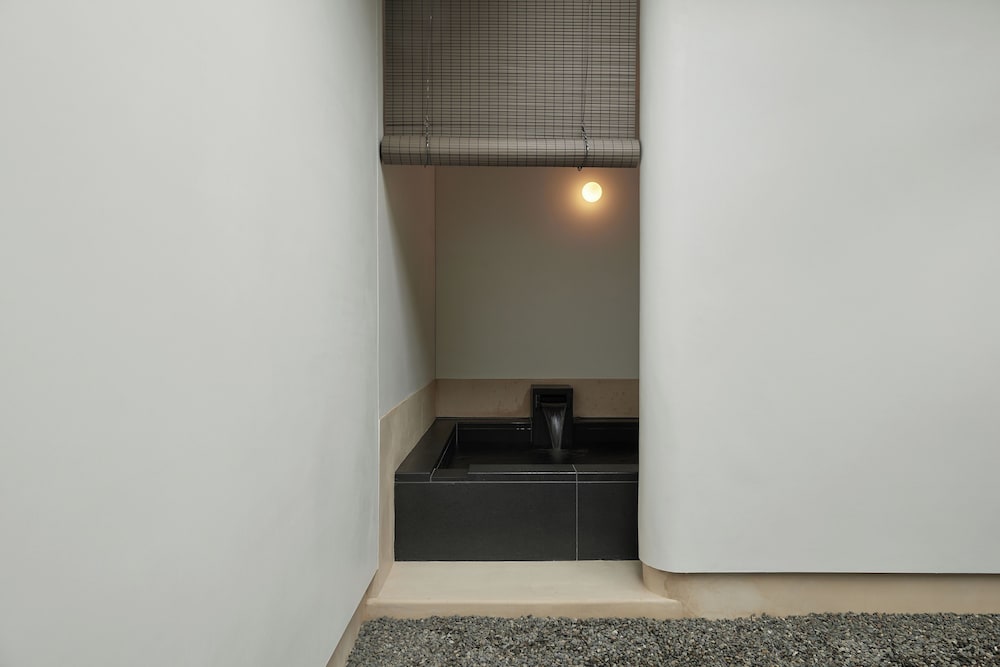 スーペリア スタジオスイート ガーデンビュー バスルーム0 | 撚る屋 YORUYA