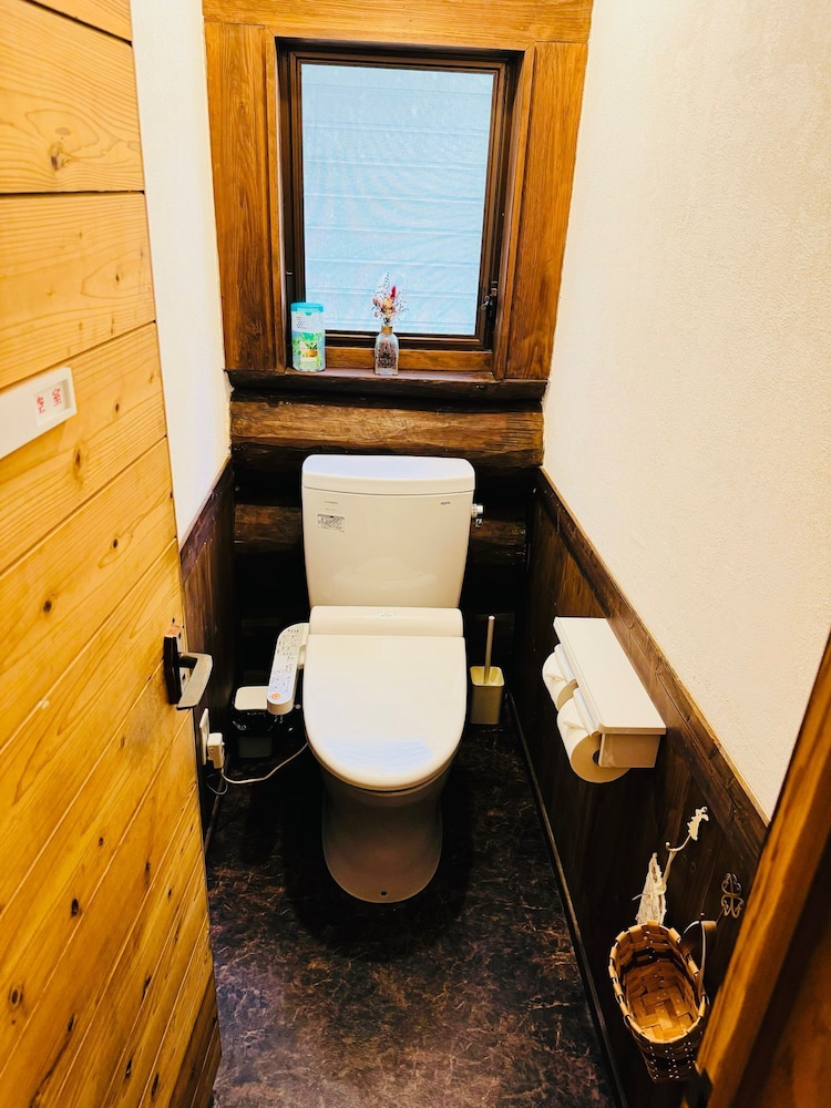 ファミリー コテージ バスルーム1 | 湯布院 ログハウスの宿トムソーヤ