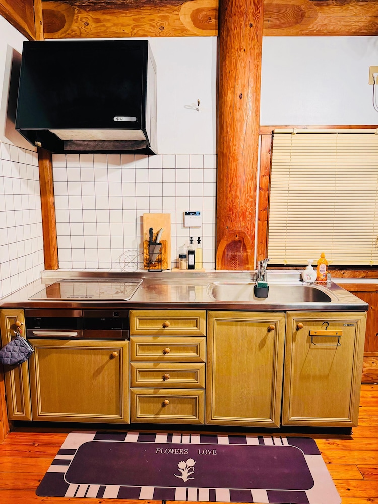 ファミリー ヴィラ 専用キッチン0 | 湯布院 ログハウスの宿トムソーヤ