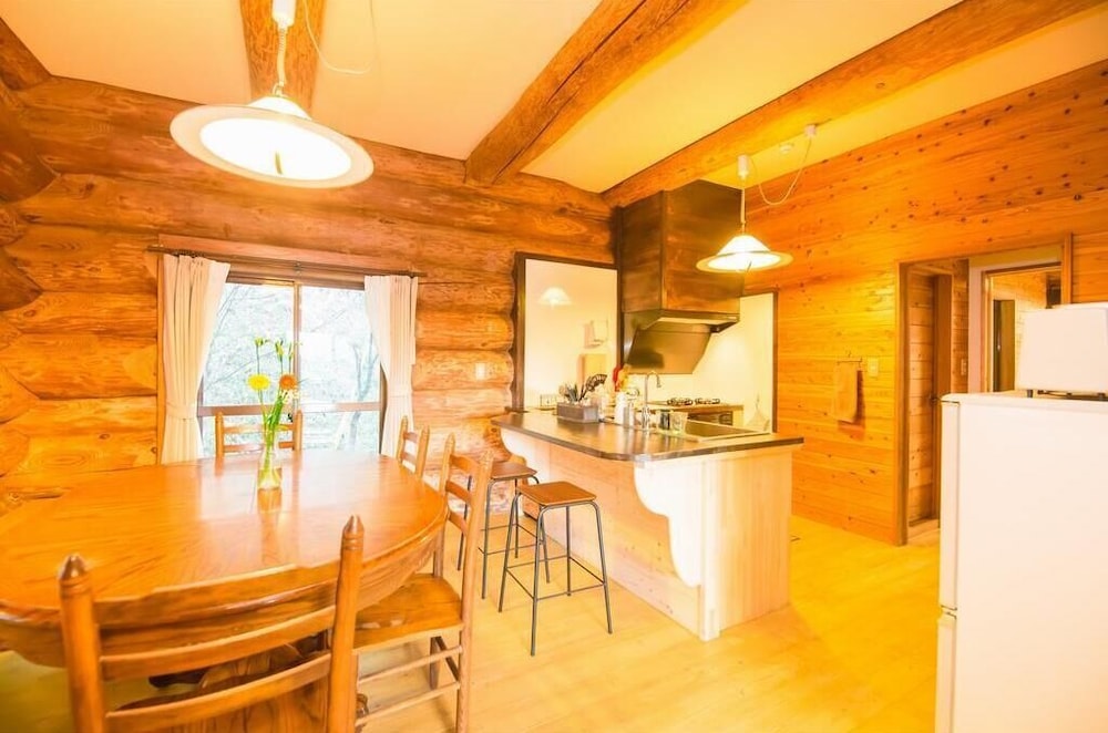 ファミリー コテージ 専用キッチン5 | 湯布院 ログハウスの宿トムソーヤ