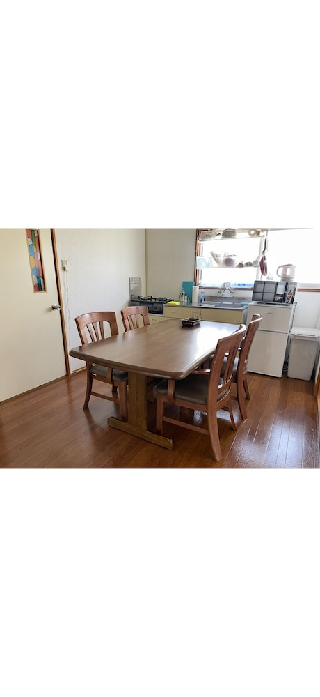 ファミリー アパートメント 2 ベッドルーム 禁煙 リビング エリア1 | Azumimo Relax Lodge