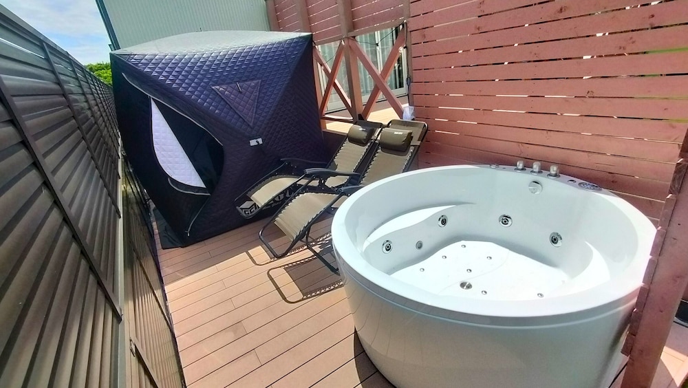 (アオ) ベーシック/バーベキューグリル/プライベートドッグラン/貸し切りサウナ＆ジャグジー/禁煙 テラス / パティオ1 | Solana九十九里