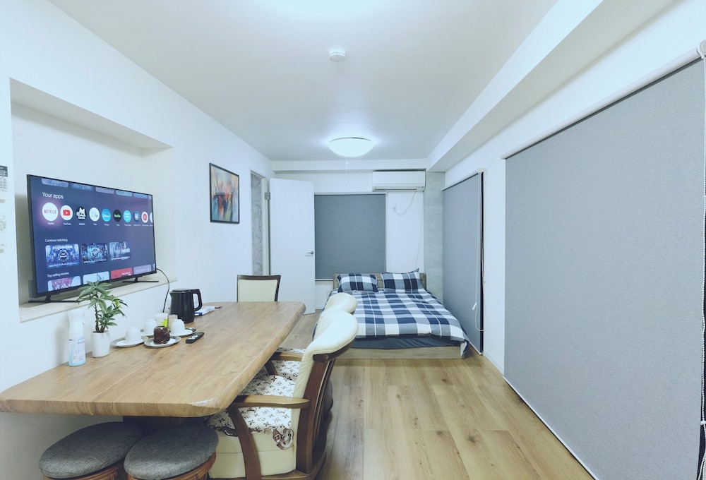 ファミリー アパートメント ダブルベッド 2 台 客室6 | WZNET梅屋敷