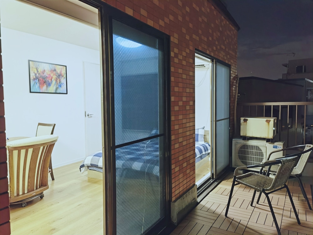 ファミリー アパートメント ダブルベッド 2 台 客室3 | WZNET梅屋敷