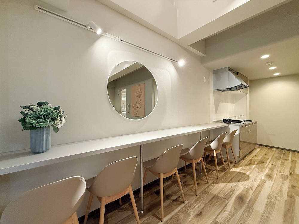 デラックス アパートメント バルコニー 客室1 | クリオ的場 501