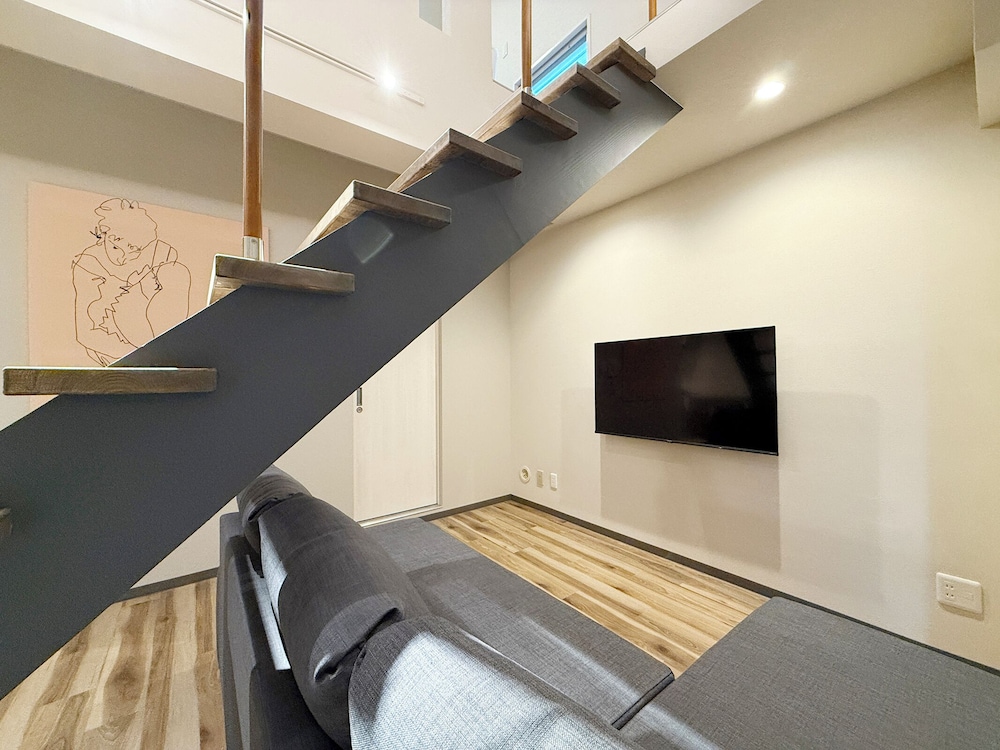 デラックス アパートメント バルコニー リビング エリア1 | クリオ的場 501