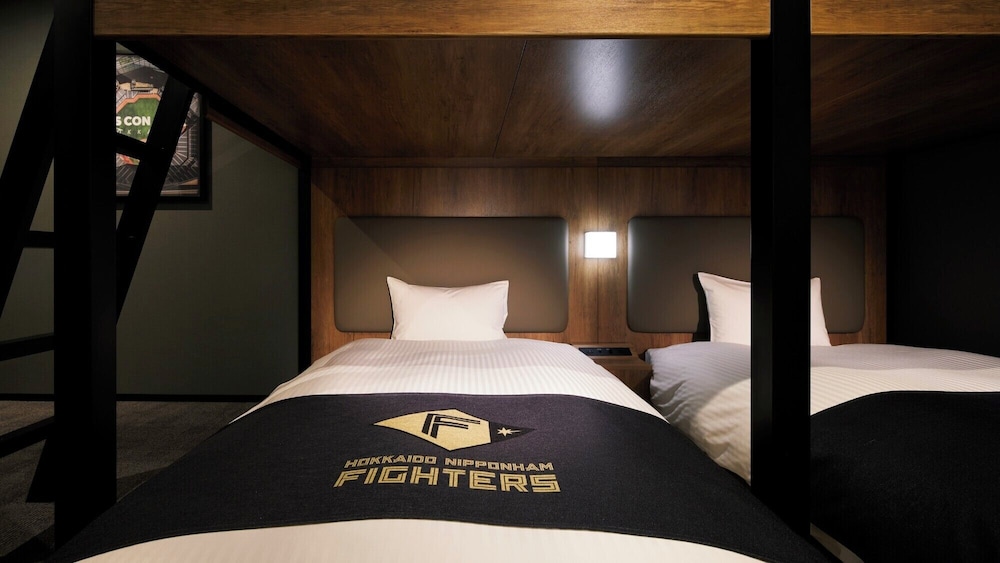 ファイターズフロア トリプル+1 客室3 | エスコンフィールドHOKKAIDOホテル 北広島駅前