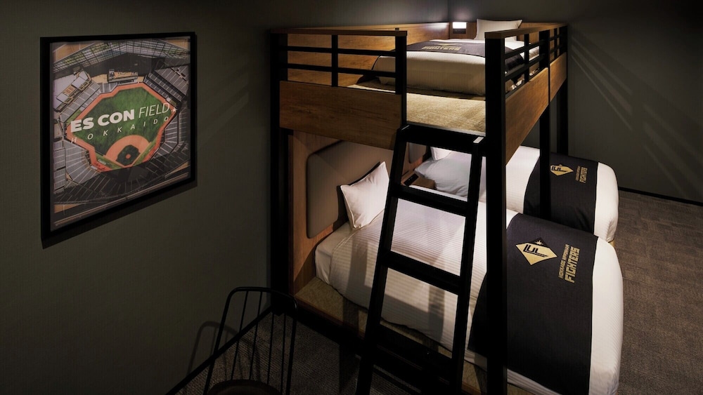 ファイターズフロア トリプル+1 客室2 | エスコンフィールドHOKKAIDOホテル 北広島駅前