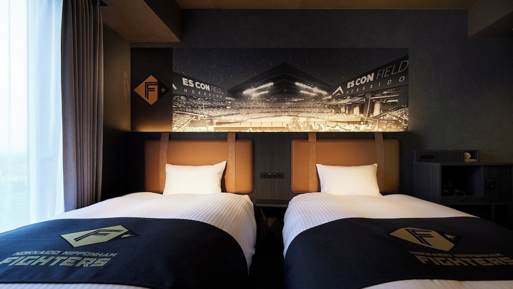 ファイターズフロア ツイン 客室1 | エスコンフィールドHOKKAIDOホテル 北広島駅前