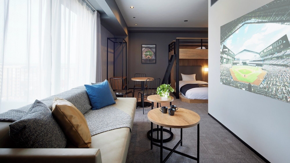 ファイターズフロア トリプル+1 | エスコンフィールドHOKKAIDOホテル 北広島駅前