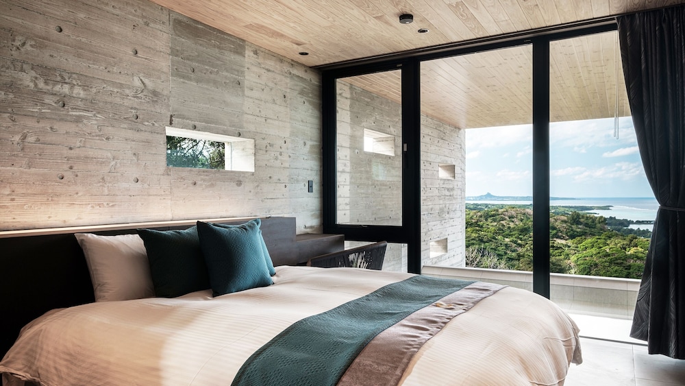 ラグジュアリー ヴィラ オーシャンビュー 客室3 | ILUVIO Resort Motobu｜イルヴィオリゾートモトブ