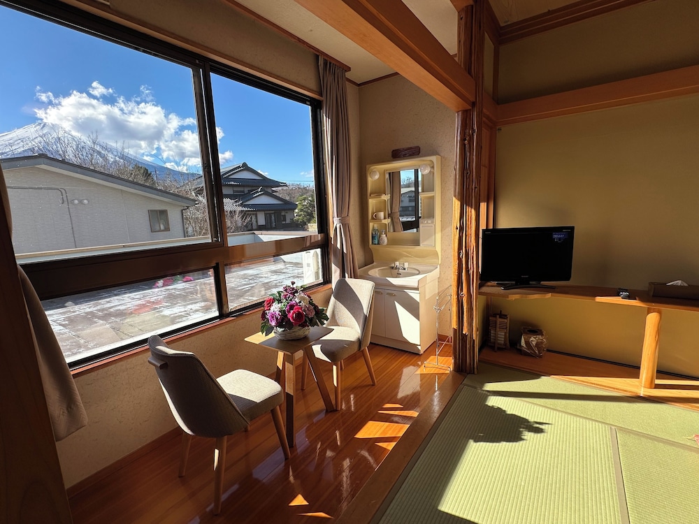 コンフォート ダブルまたはツインルーム 禁煙 マウンテンビュー | レイクピアエンゼル山中湖