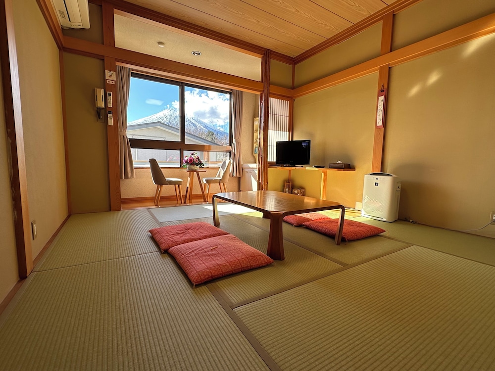 コンフォート ダブルまたはツインルーム 禁煙 マウンテンビュー 客室2 | レイクピアエンゼル山中湖