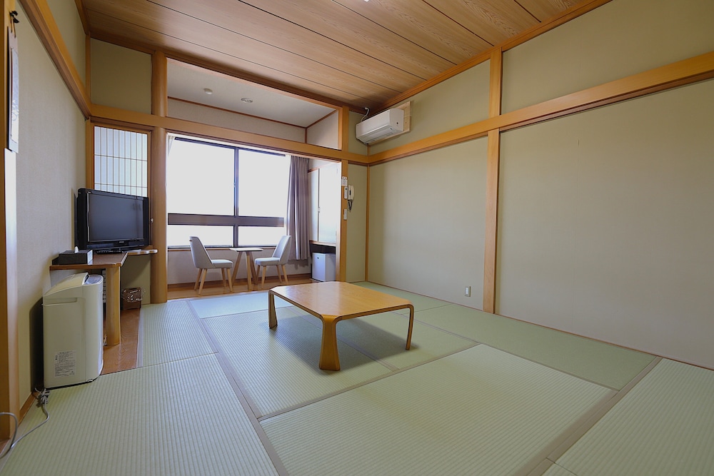 コンフォート 4 人部屋 禁煙 マウンテンビュー 客室3 | レイクピアエンゼル山中湖