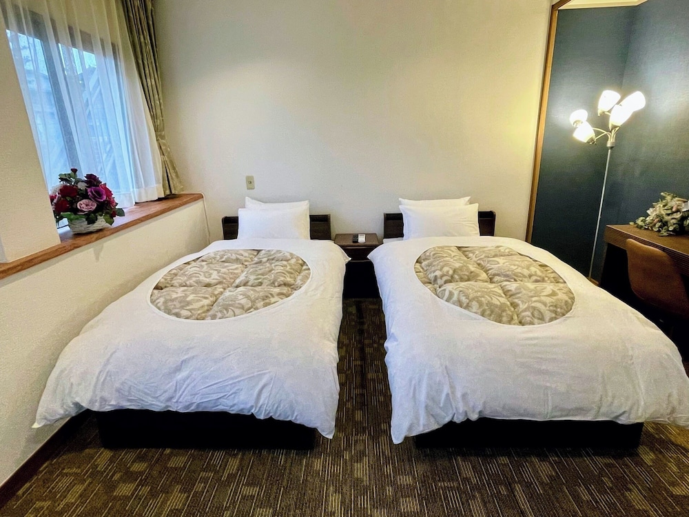 コンフォート ツインルーム シングルベッド 2 台 禁煙 客室1 | レイクピアエンゼル山中湖