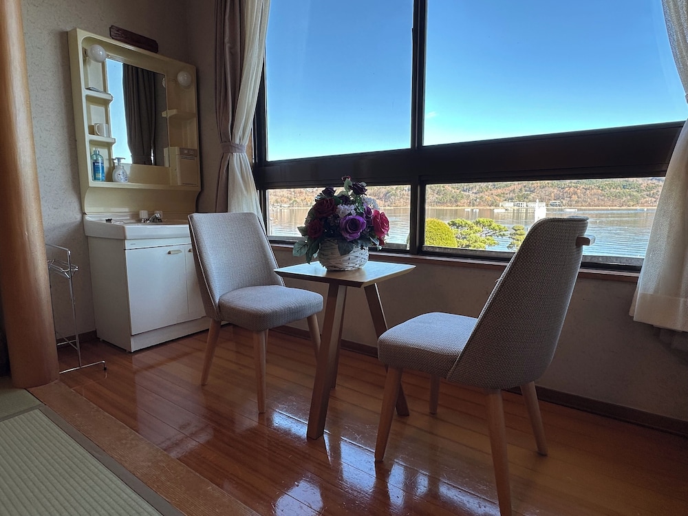 コンフォート 4 人部屋 禁煙 レイクビュー | レイクピアエンゼル山中湖