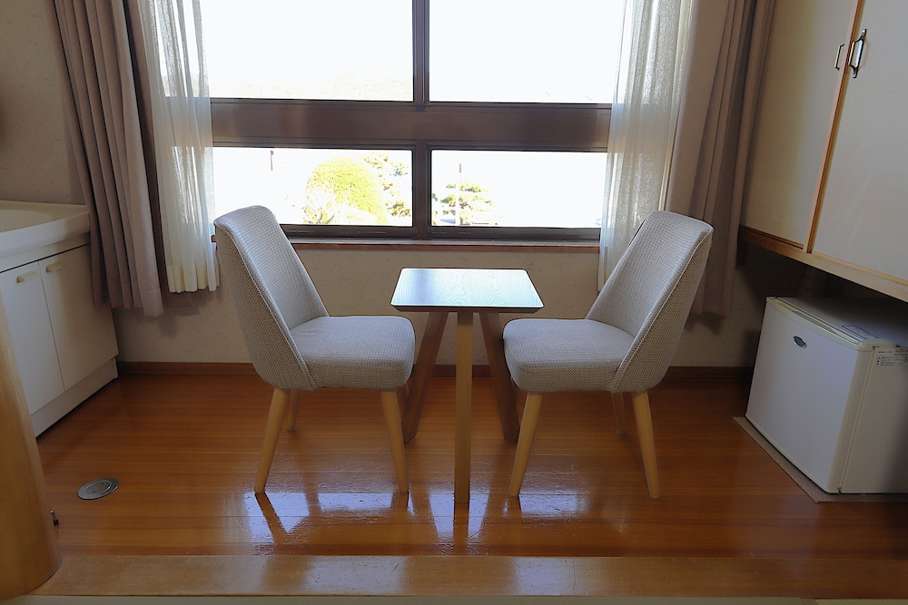 コンフォート 4 人部屋 禁煙 レイクビュー 客室6 | レイクピアエンゼル山中湖