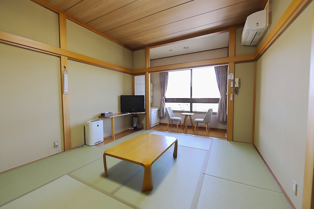 コンフォート 4 人部屋 禁煙 レイクビュー 客室2 | レイクピアエンゼル山中湖