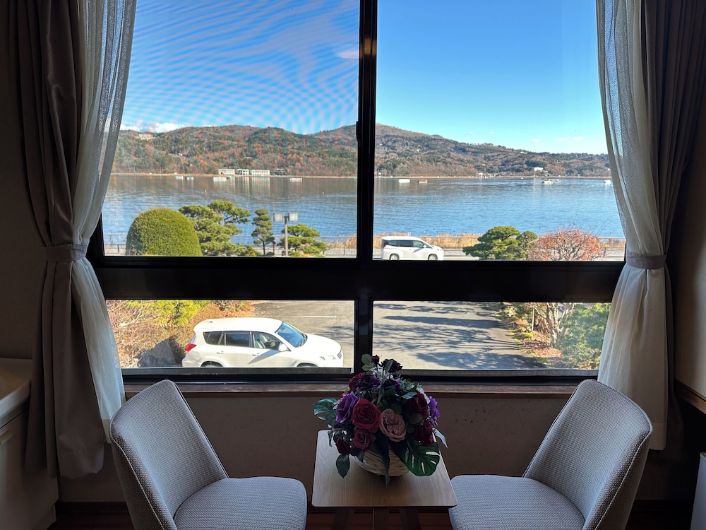 コンフォート 4 人部屋 禁煙 レイクビュー 部屋からの景観0 | レイクピアエンゼル山中湖