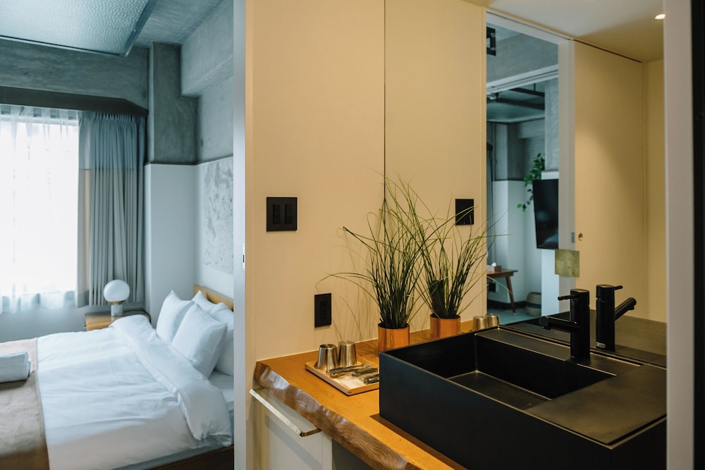 ダブルルーム 客室1 | HOTEL Inc.