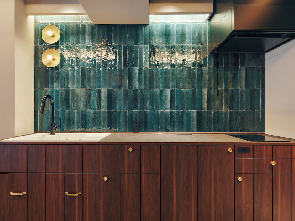 2階デラックスおまかせ（201・203・204号室） 専用キッチン0 | スティッチホテル 京都