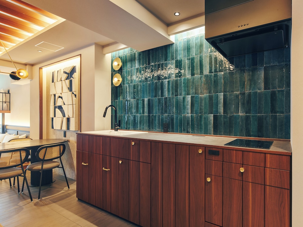 3階デラックスおまかせ(301・303・304号室) 専用キッチン4 | STITCH HOTEL Kyoto