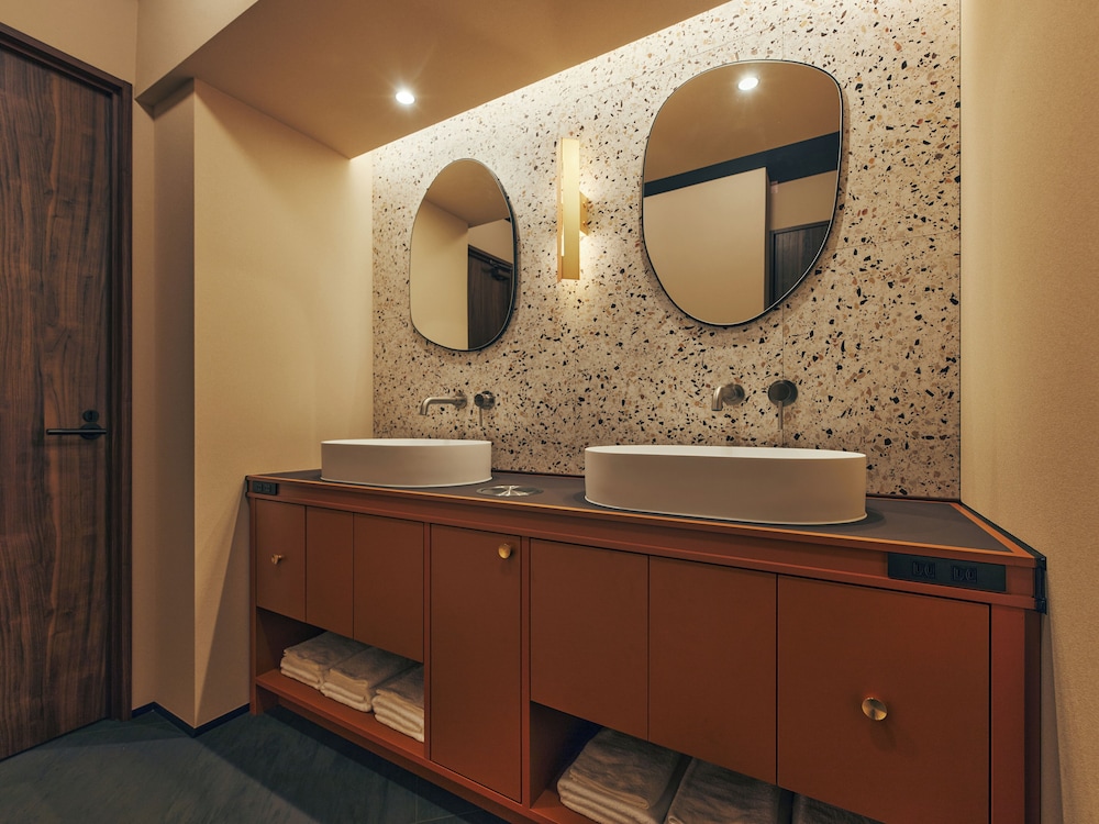 2階デラックスおまかせ（201・203・204号室） バスルーム1 | スティッチホテル 京都