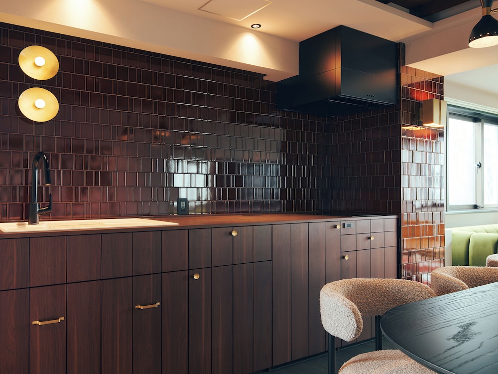 2階デラックスおまかせ（201・203・204号室） 専用キッチン1 | スティッチホテル 京都