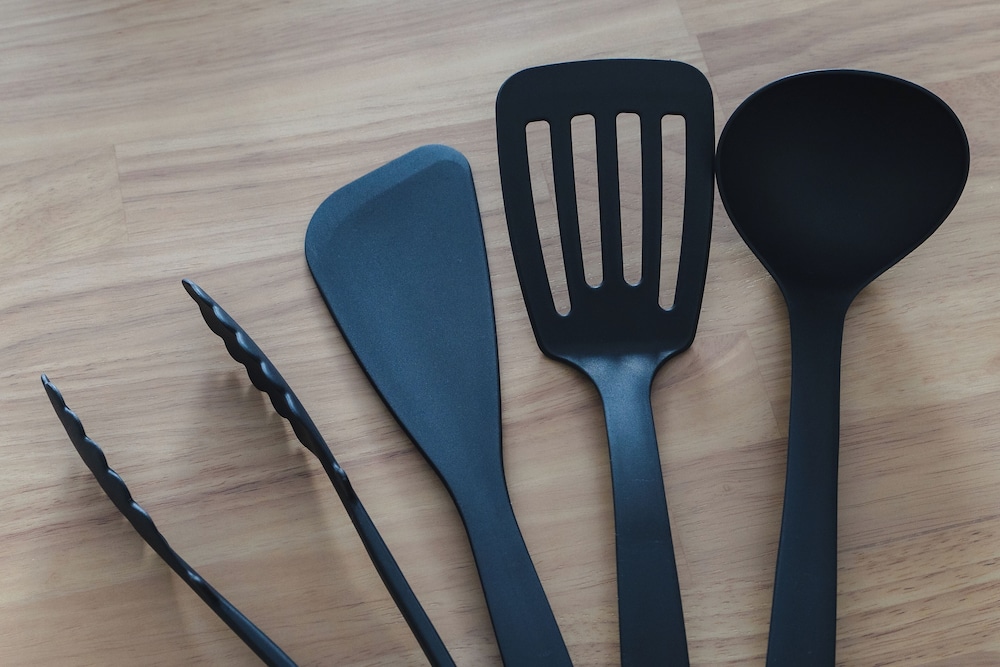 コンフォート ダブルルーム 車いす対応 専用キッチン5 | Hotel Residence unito NAMBA Motomachi