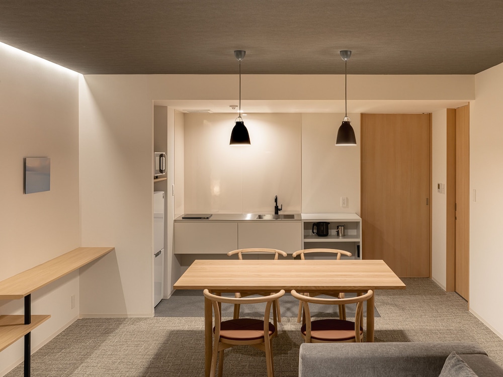 ファミリースイート [禁煙] リビング エリア0 | 暖雪 札幌