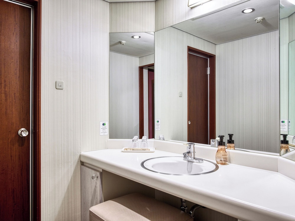 エグゼクティブツイン [禁煙] バスルーム1 | ロイヤルパインズホテル米沢