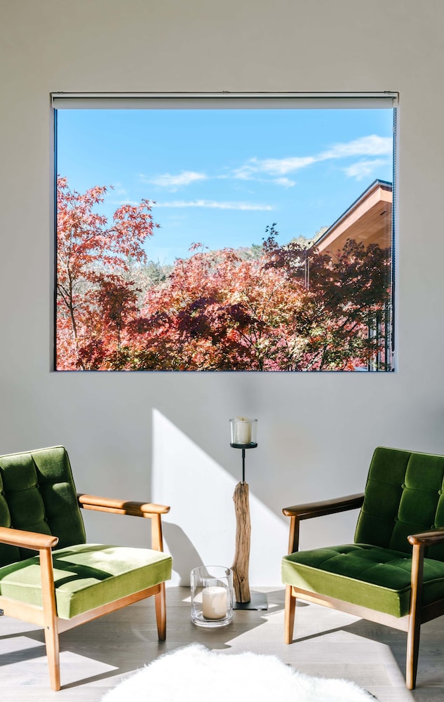 ラグジュアリー ヴィラ ベッドルーム (複数) ガーデンビュー ガーデン ビュー1 | SUKH KARUIZAWA