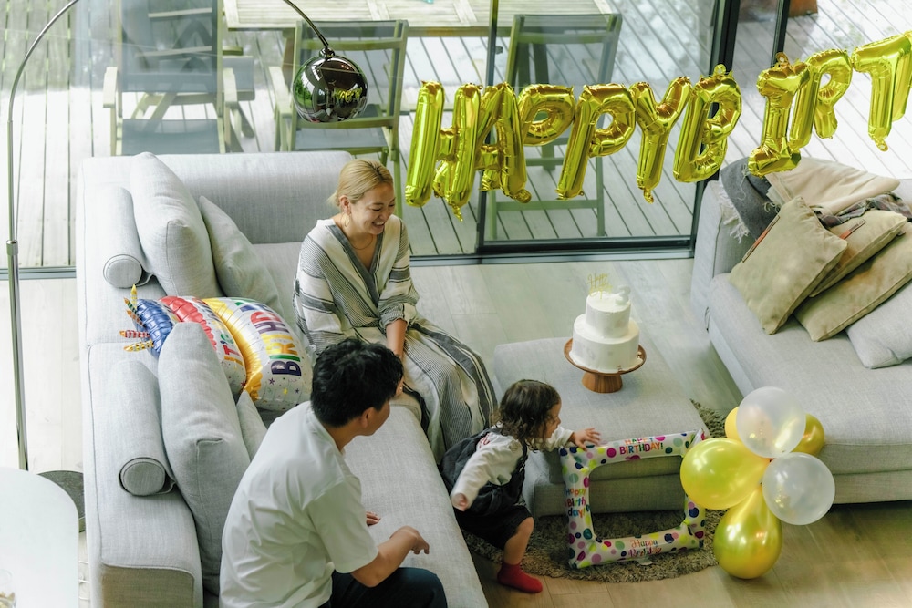 ラグジュアリー ヴィラ ベッドルーム (複数) ガーデンビュー リビング エリア3 | SUKH KARUIZAWA