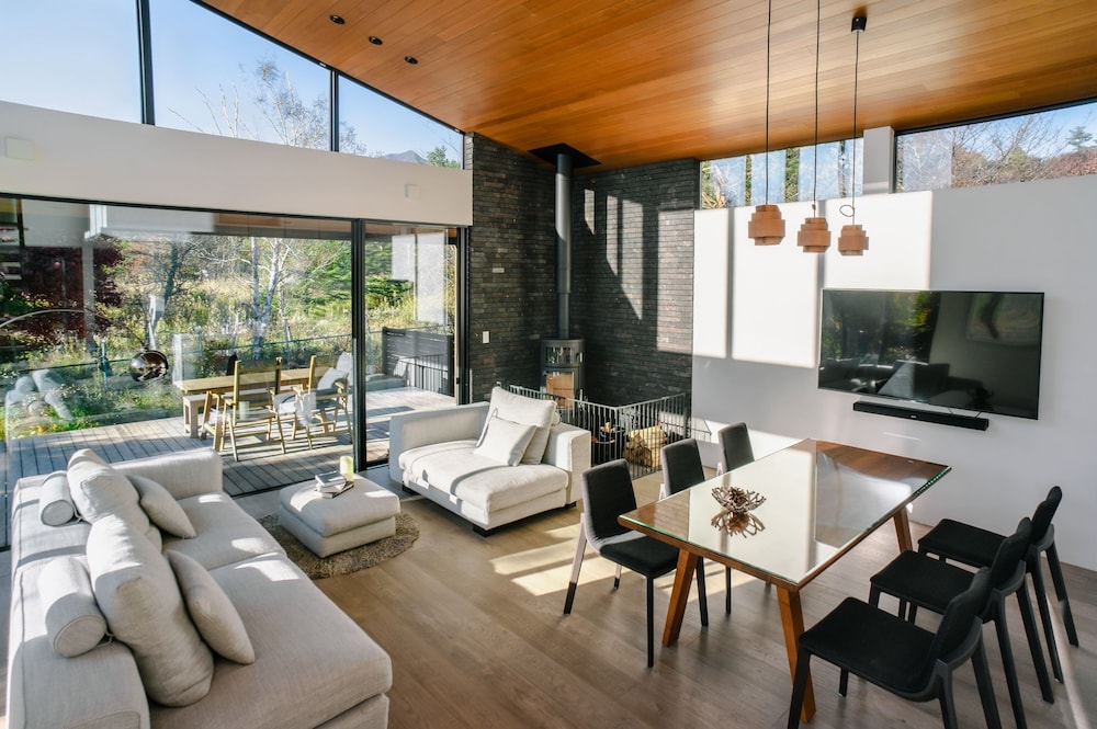 ラグジュアリー ヴィラ ベッドルーム (複数) ガーデンビュー リビング エリア0 | SUKH KARUIZAWA