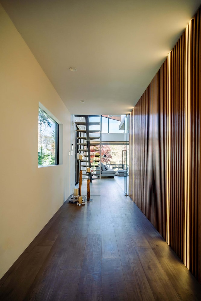 ラグジュアリー ヴィラ ベッドルーム (複数) ガーデンビュー 客室5 | SUKH KARUIZAWA