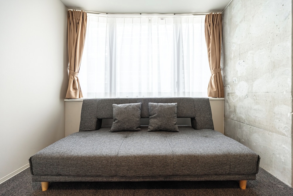 個室（4-5名）※2段ベッド+ソファベッド/専用シャワールーム&トイレ 禁煙 客室2 | GRAND HOSTEL LDK 東京西葛西