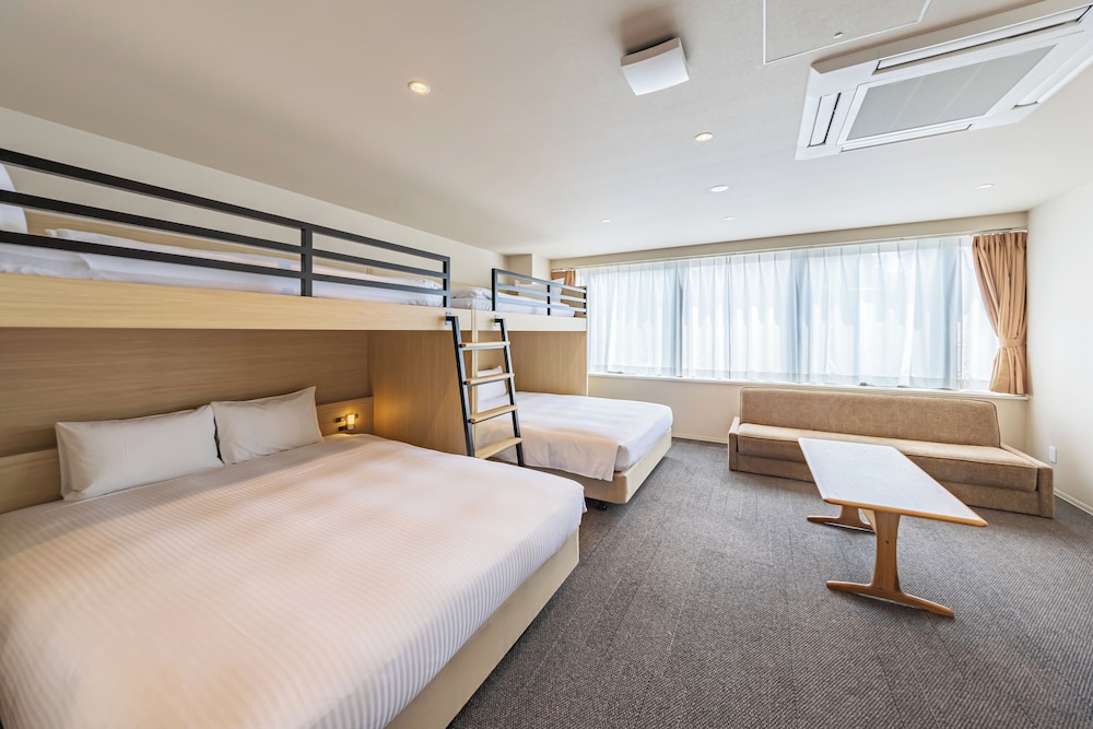 ファミリールーム（5-7名）/専用シャワールーム&トイレ 禁煙 | GRAND HOSTEL LDK 東京西葛西